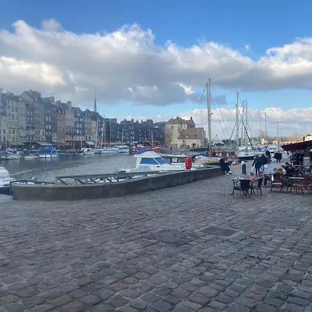 Aux Jardins Fleuris *